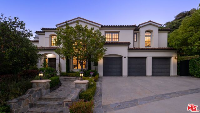 3686 Benedict Canyon Lane, Sherman Oaks, CA 91423