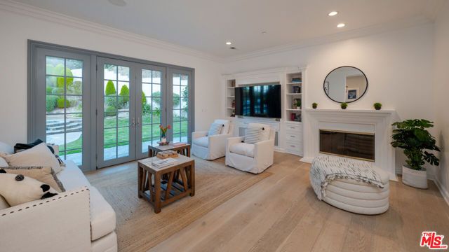 3686 Benedict Canyon Lane, Sherman Oaks, CA 91423