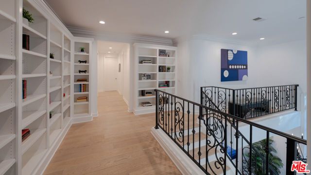 3686 Benedict Canyon Lane, Sherman Oaks, CA 91423