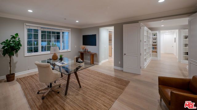 3686 Benedict Canyon Lane, Sherman Oaks, CA 91423
