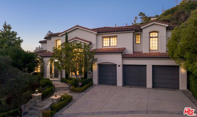 3686 Benedict Canyon Lane, Sherman Oaks, CA 91423