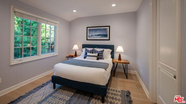 3686 Benedict Canyon Lane, Sherman Oaks, CA 91423