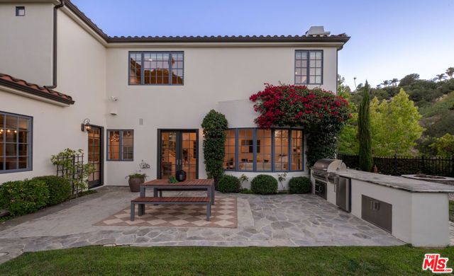 3686 Benedict Canyon Lane, Sherman Oaks, CA 91423
