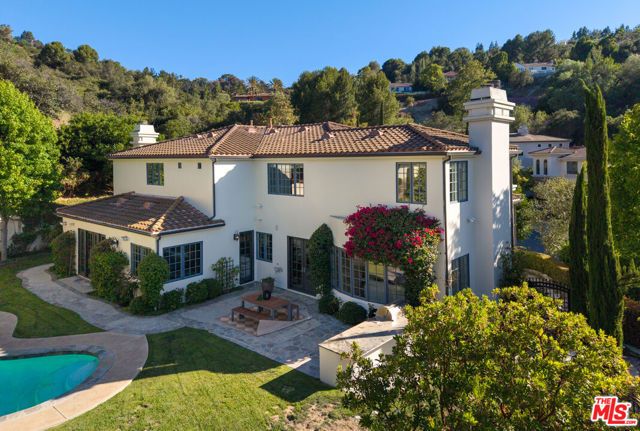 3686 Benedict Canyon Lane, Sherman Oaks, CA 91423