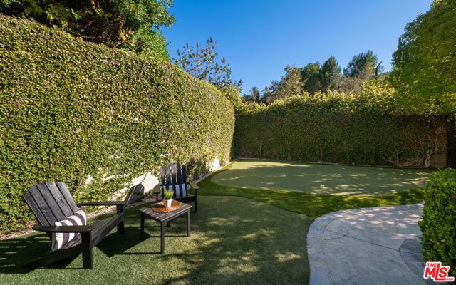 3686 Benedict Canyon Lane, Sherman Oaks, CA 91423