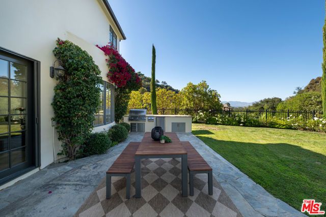 3686 Benedict Canyon Lane, Sherman Oaks, CA 91423