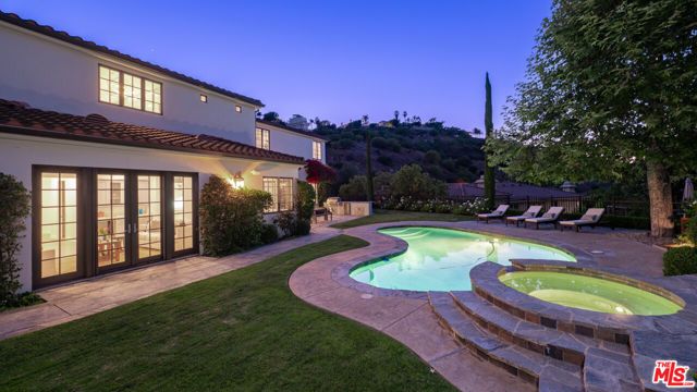 3686 Benedict Canyon Lane, Sherman Oaks, CA 91423