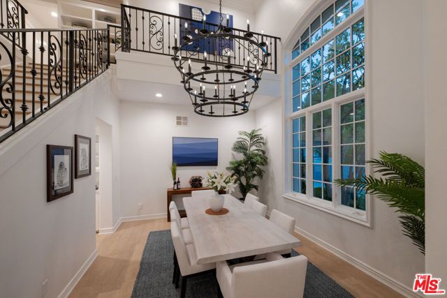 3686 Benedict Canyon Lane, Sherman Oaks, CA 91423