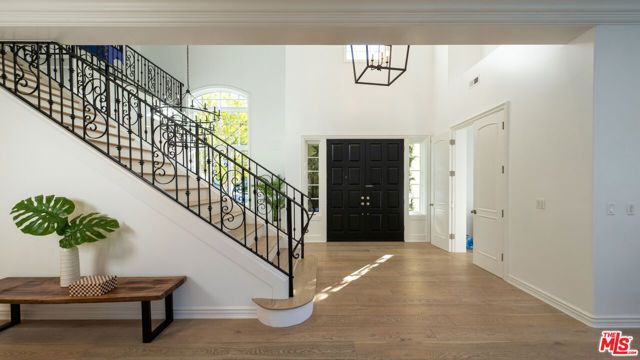 3686 Benedict Canyon Lane, Sherman Oaks, CA 91423