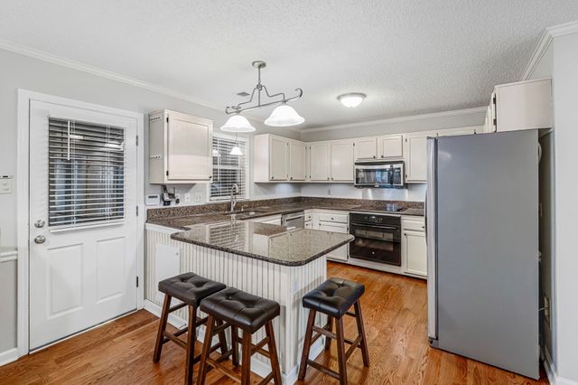 7783 HUNTERS RUN DR, Germantown, TN 38138