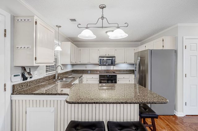 7783 HUNTERS RUN DR, Germantown, TN 38138