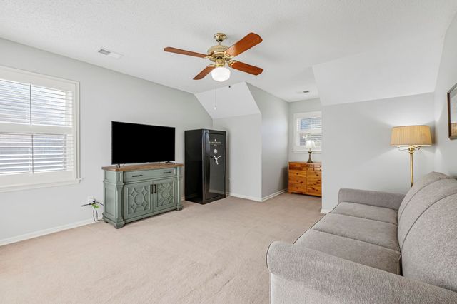 7783 HUNTERS RUN DR, Germantown, TN 38138