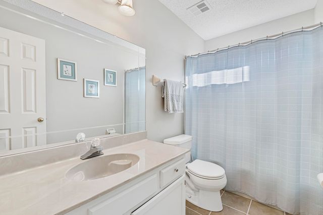 7783 HUNTERS RUN DR, Germantown, TN 38138