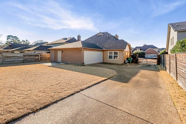 7783 HUNTERS RUN DR, Germantown, TN 38138