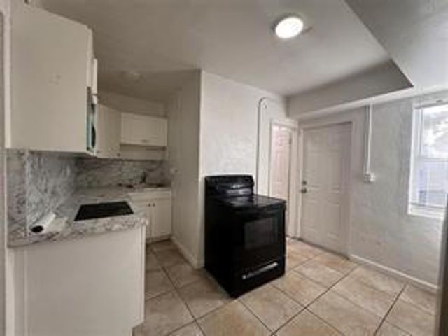 728 SW 6th Street 1-2, Dania Beach, FL 33004