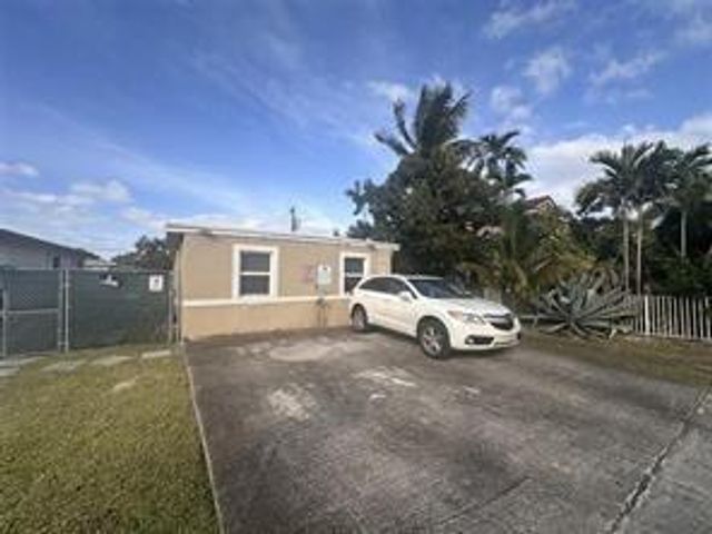 728 SW 6th Street 1-2, Dania Beach, FL 33004