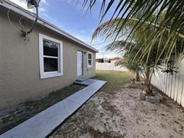 728 SW 6th Street 1-2, Dania Beach, FL 33004