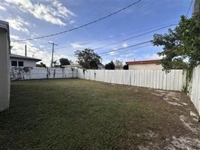 728 SW 6th Street 1-2, Dania Beach, FL 33004