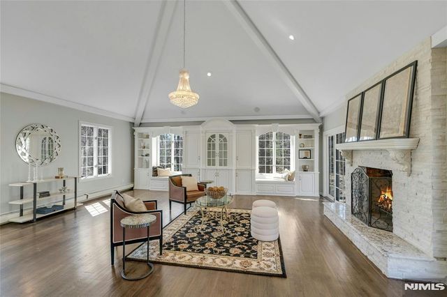 450 Saddle Back Trail, Franklin Lakes, NJ 07417