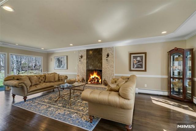 450 Saddle Back Trail, Franklin Lakes, NJ 07417