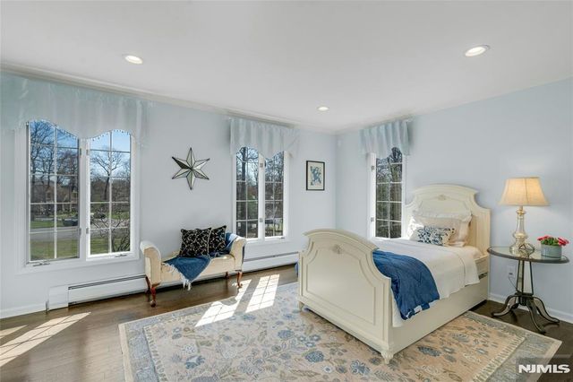 450 Saddle Back Trail, Franklin Lakes, NJ 07417