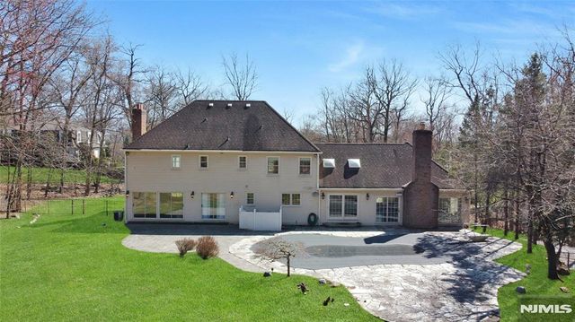450 Saddle Back Trail, Franklin Lakes, NJ 07417