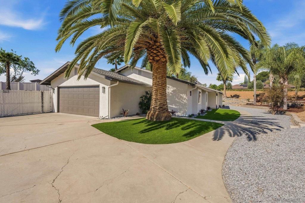 Image 2 of property listing at 24763 Leada Way, Ramona, CA 92065