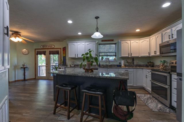 403 E Halsey Street, Republic, MO 65738