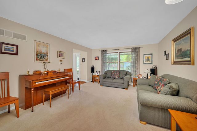3212 Burr Oaks Drive, Joliet, IL 60431