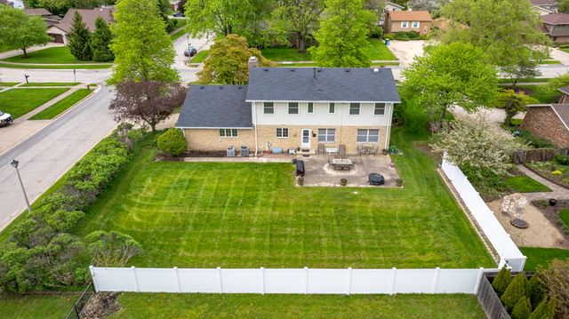 3212 Burr Oaks Drive, Joliet, IL 60431