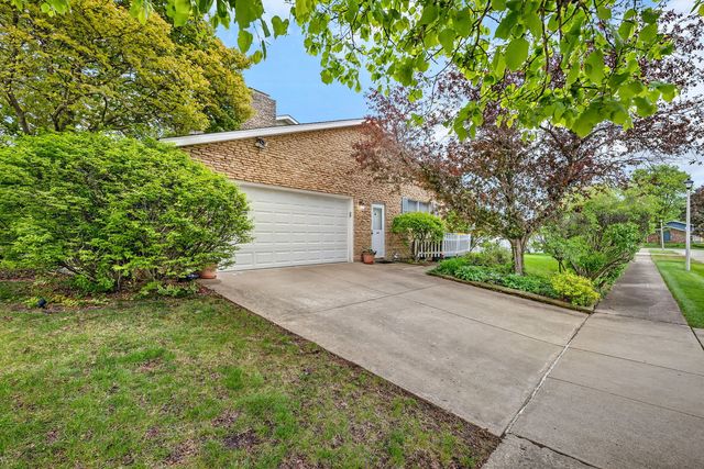 3212 Burr Oaks Drive, Joliet, IL 60431