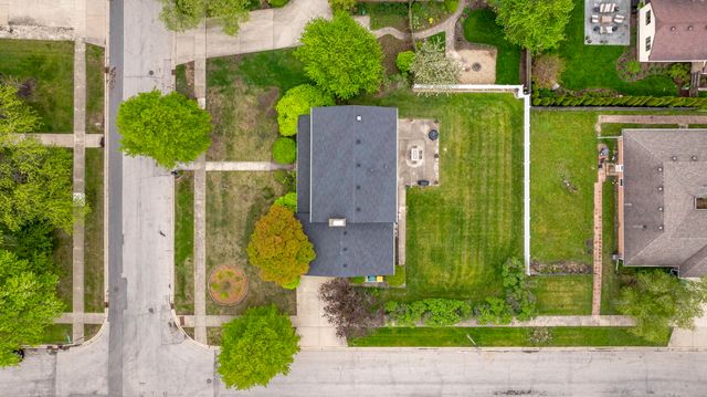 3212 Burr Oaks Drive, Joliet, IL 60431