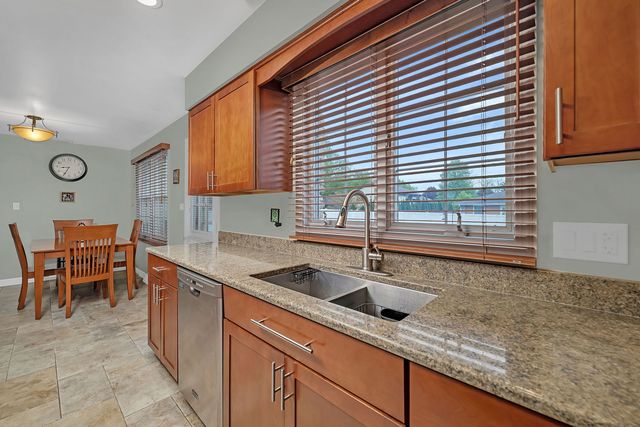 3212 Burr Oaks Drive, Joliet, IL 60431