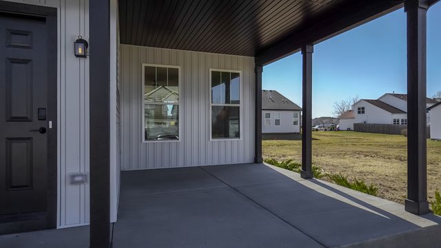 20 W Sandalwood Avenue, Cortland, IL 60112