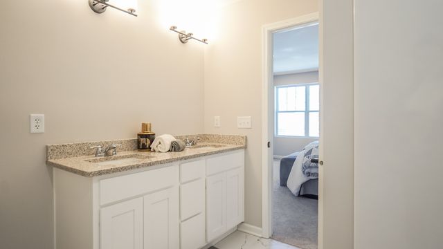 20 W Sandalwood Avenue, Cortland, IL 60112