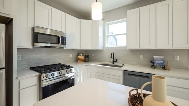 20 W Sandalwood Avenue, Cortland, IL 60112