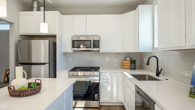 20 W Sandalwood Avenue, Cortland, IL 60112