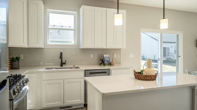 20 W Sandalwood Avenue, Cortland, IL 60112