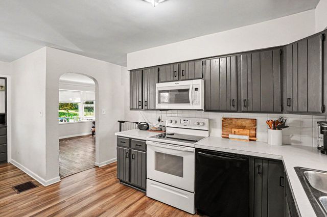 367 Lane Avenue, Holland, MI 49423