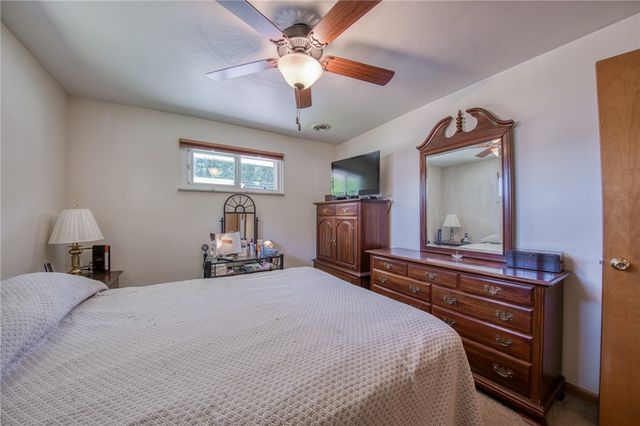 4628 Bowes Ave, West Mifflin, PA 15122