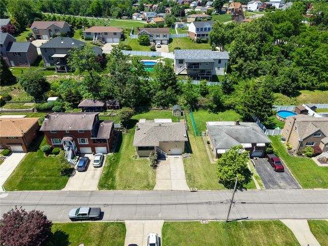 4628 Bowes Ave, West Mifflin, PA 15122
