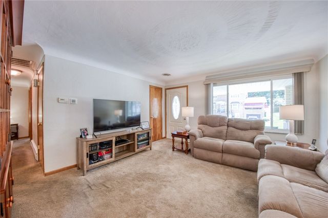 4628 Bowes Ave, West Mifflin, PA 15122