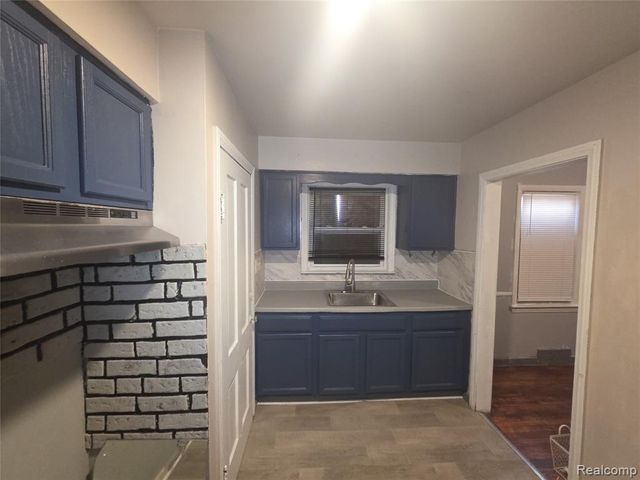 18945 Rosemont Avenue, Detroit, MI 48219