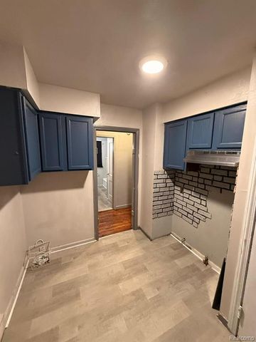 18945 Rosemont Avenue, Detroit, MI 48219