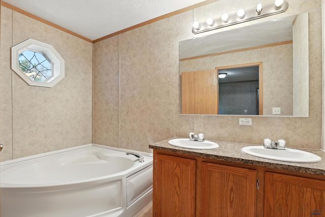 9501 DIAMOND T CIR, Summerset, SD 57718