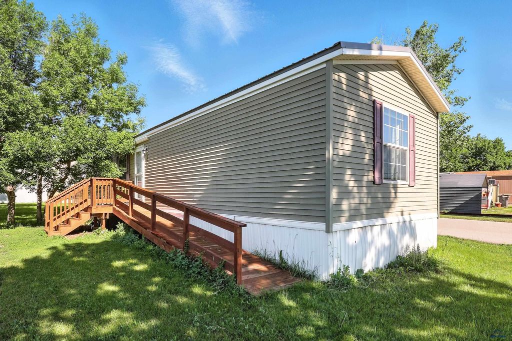 9501 DIAMOND T CIR, Summerset, SD 57718