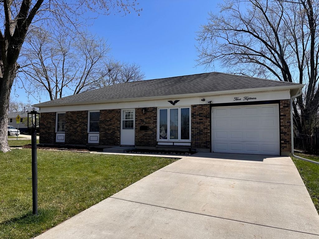 515 Freeman Avenue, Streamwood, IL 60107