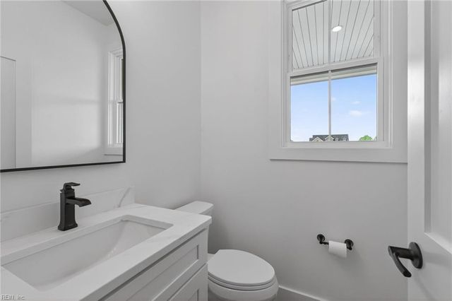2624 Ballahack RD, Chesapeake, VA 23322