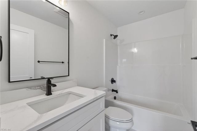 2624 Ballahack RD, Chesapeake, VA 23322