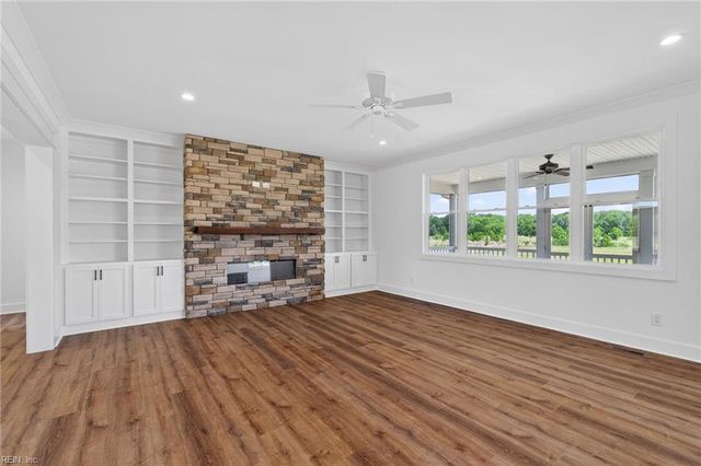 2624 Ballahack RD, Chesapeake, VA 23322